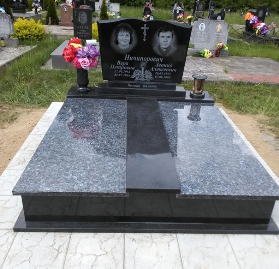 Памятник двойной 123